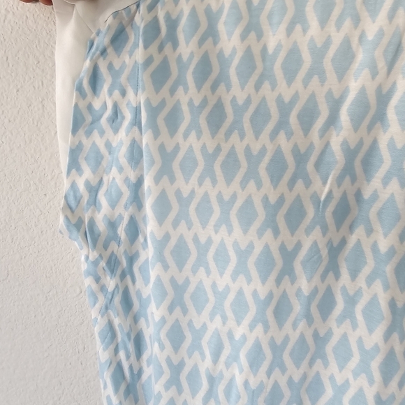 Gap blouse women large short sleeve Geometric pattern blue white flowy… - Picture 6 of 10